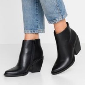 Madden Girl Klicck Almond Toe Chunky Ankle Boot